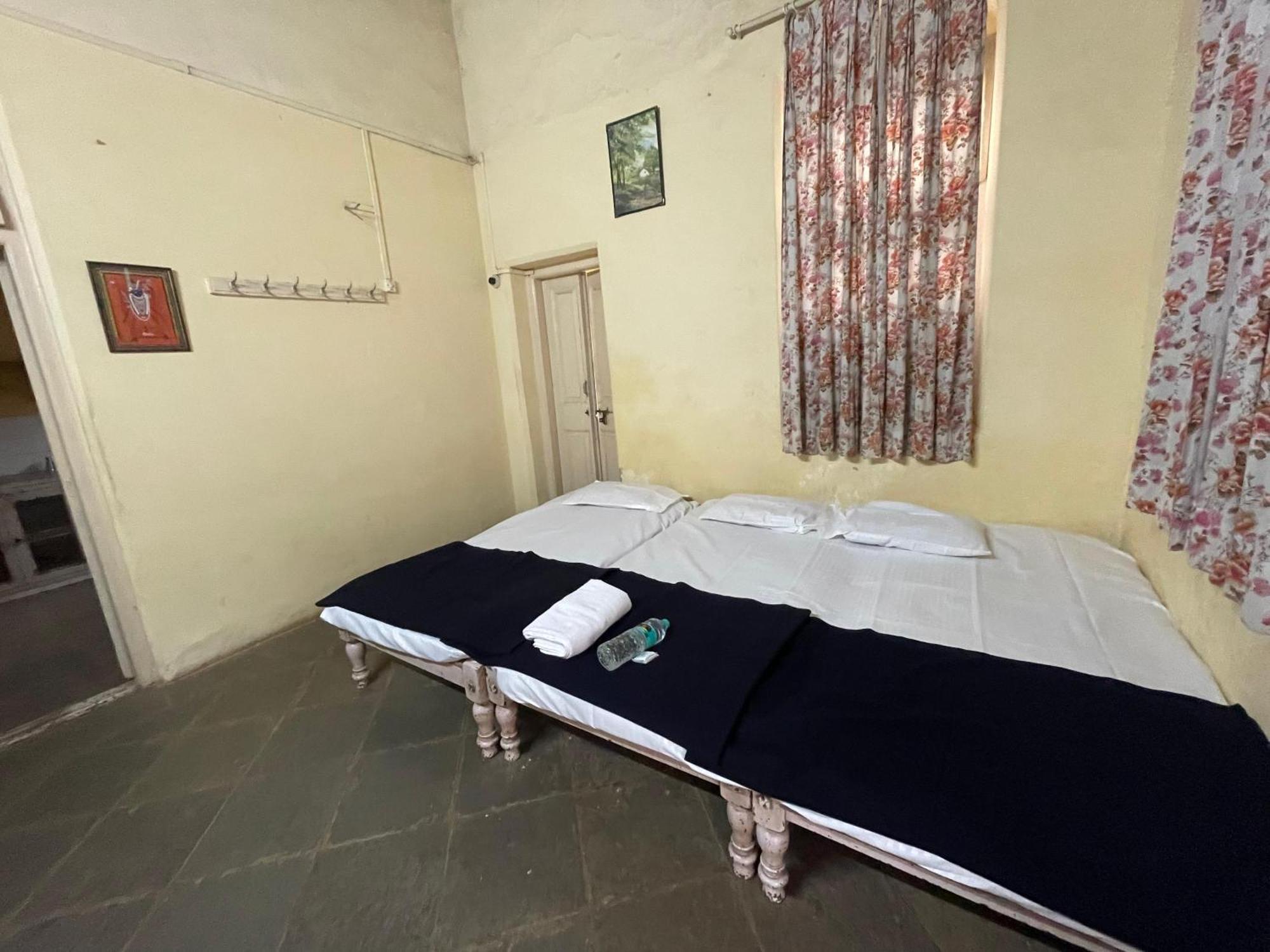 Hotel The Imperial Heritage Ii 2 Minutes From Station And Market Ii Deluxe Ac Ii 3*
