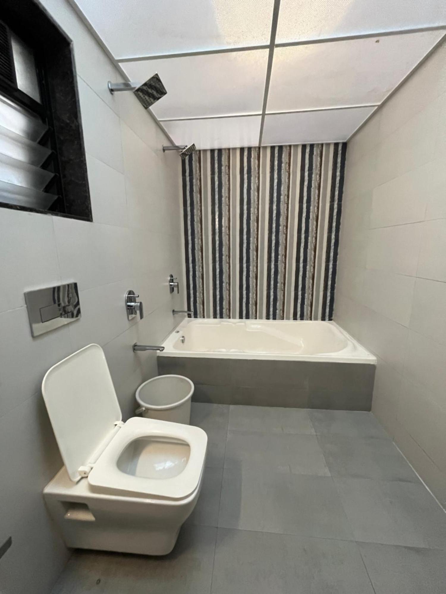 Royal 2 - 3bhk With Pvt Swimming Pool *