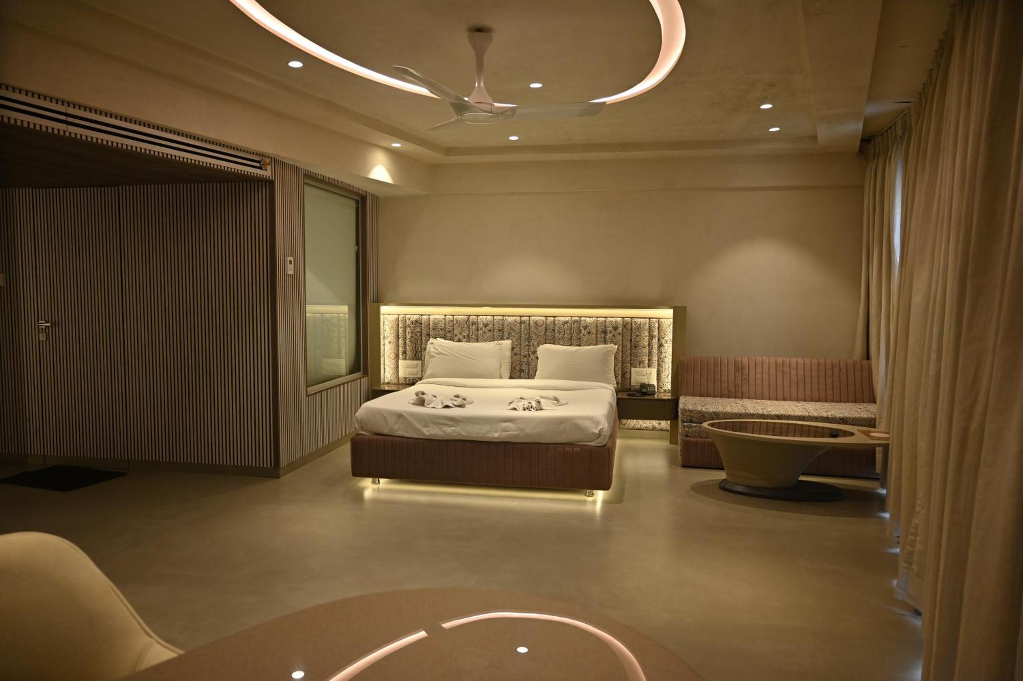 Kumar By Turtle, Hotel