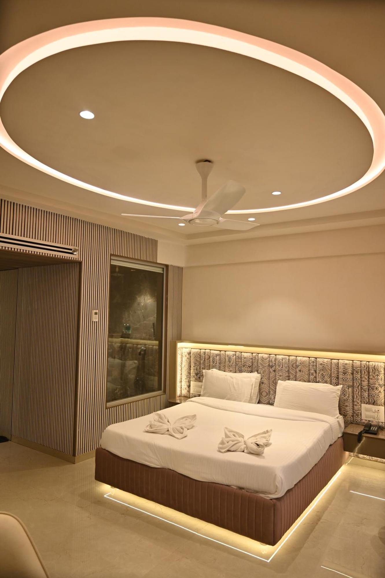 Kumar By Turtle, Hotel