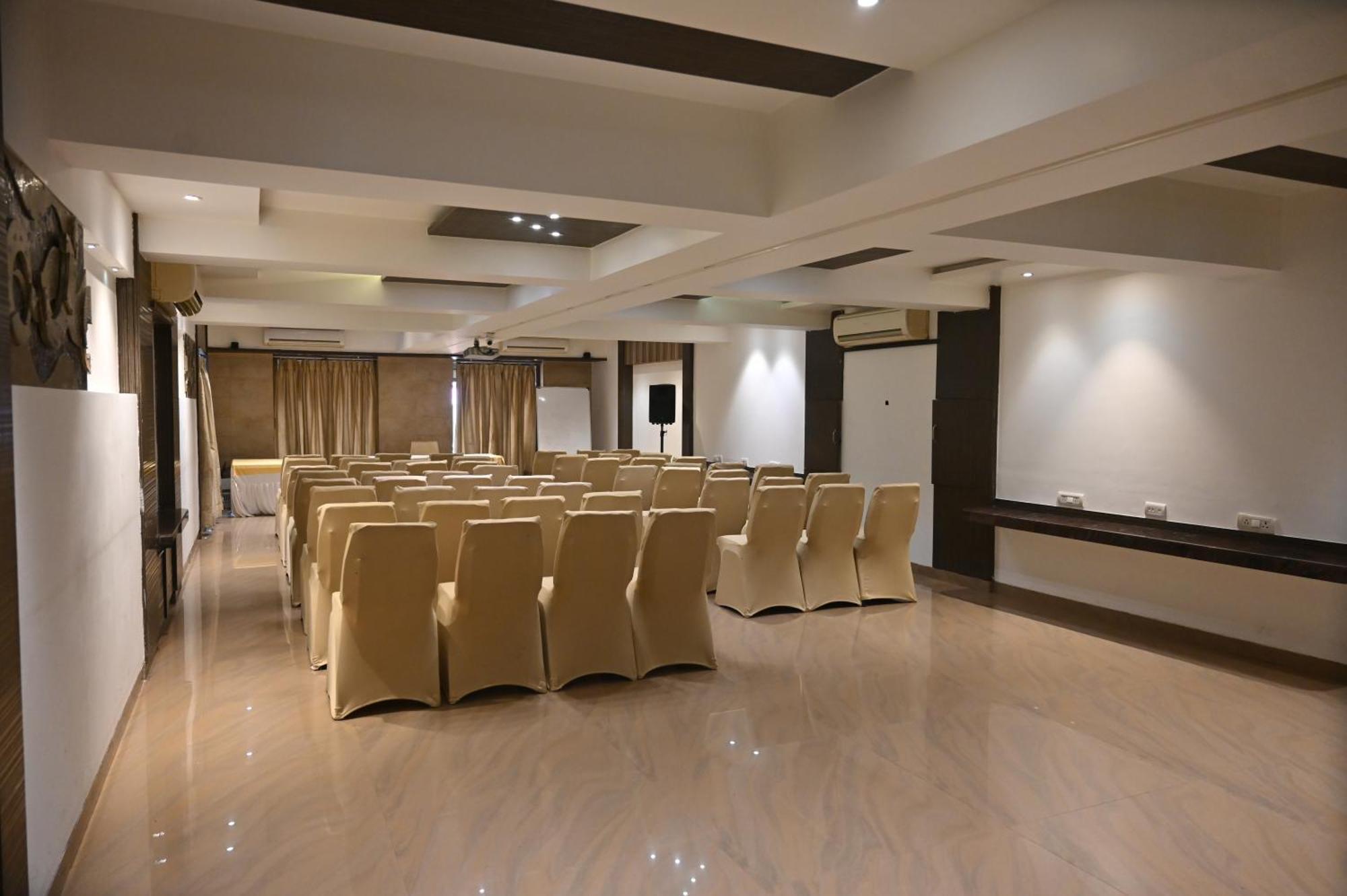 Kumar By Turtle, 4* Lonavala