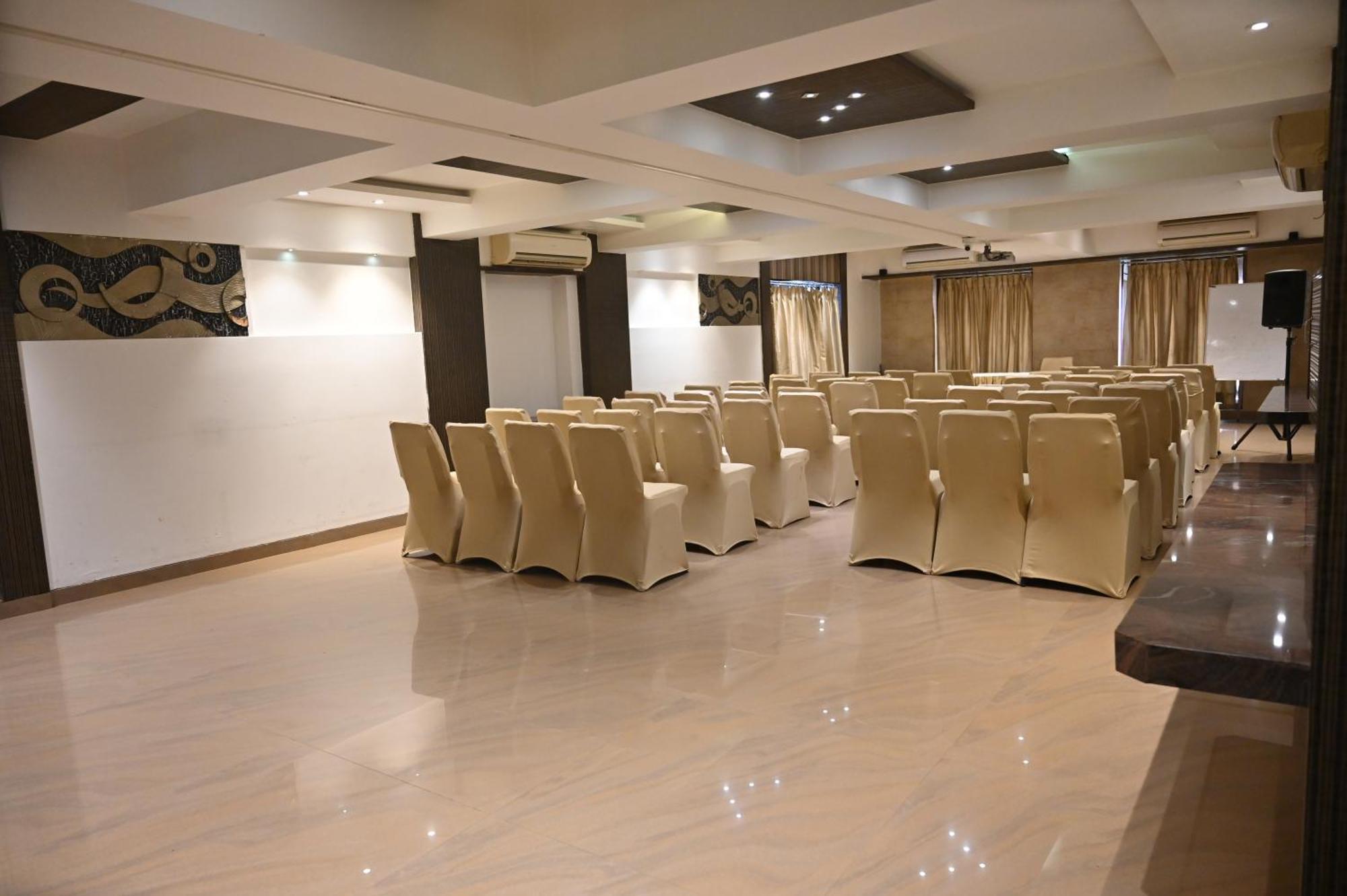 Hotel Kumar By Turtle, Lonavala