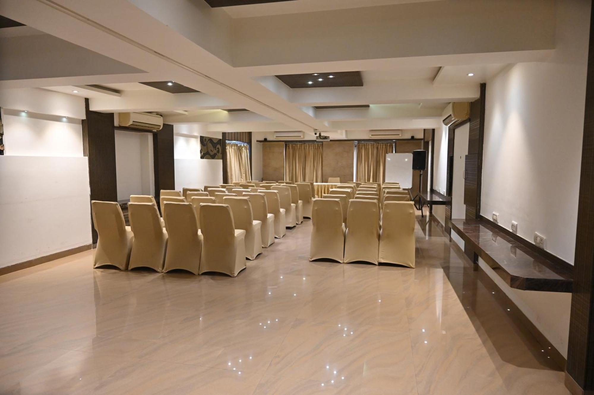 Kumar By Turtle, Lonavala