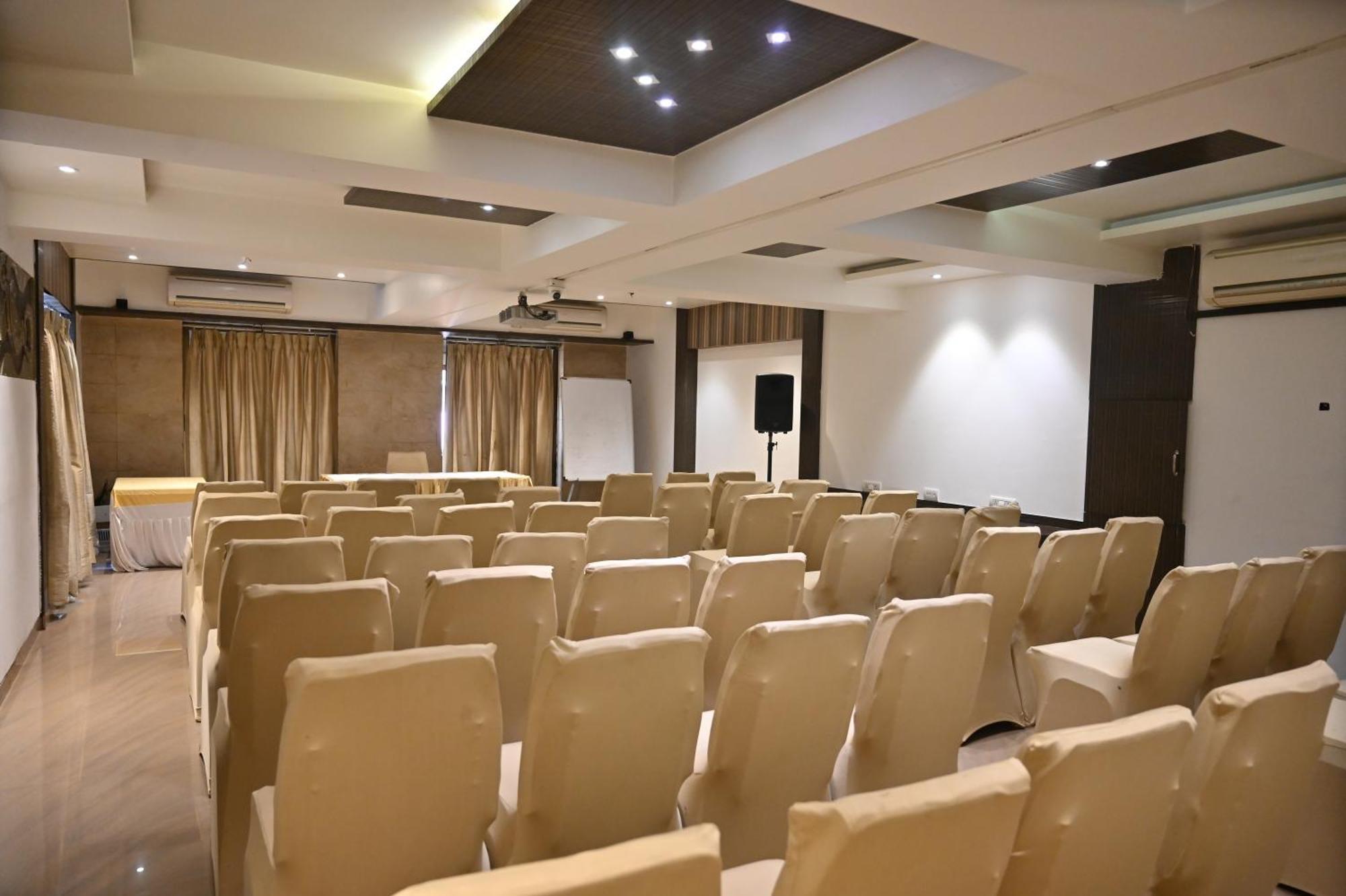 Hotel Kumar By Turtle, Lonavala