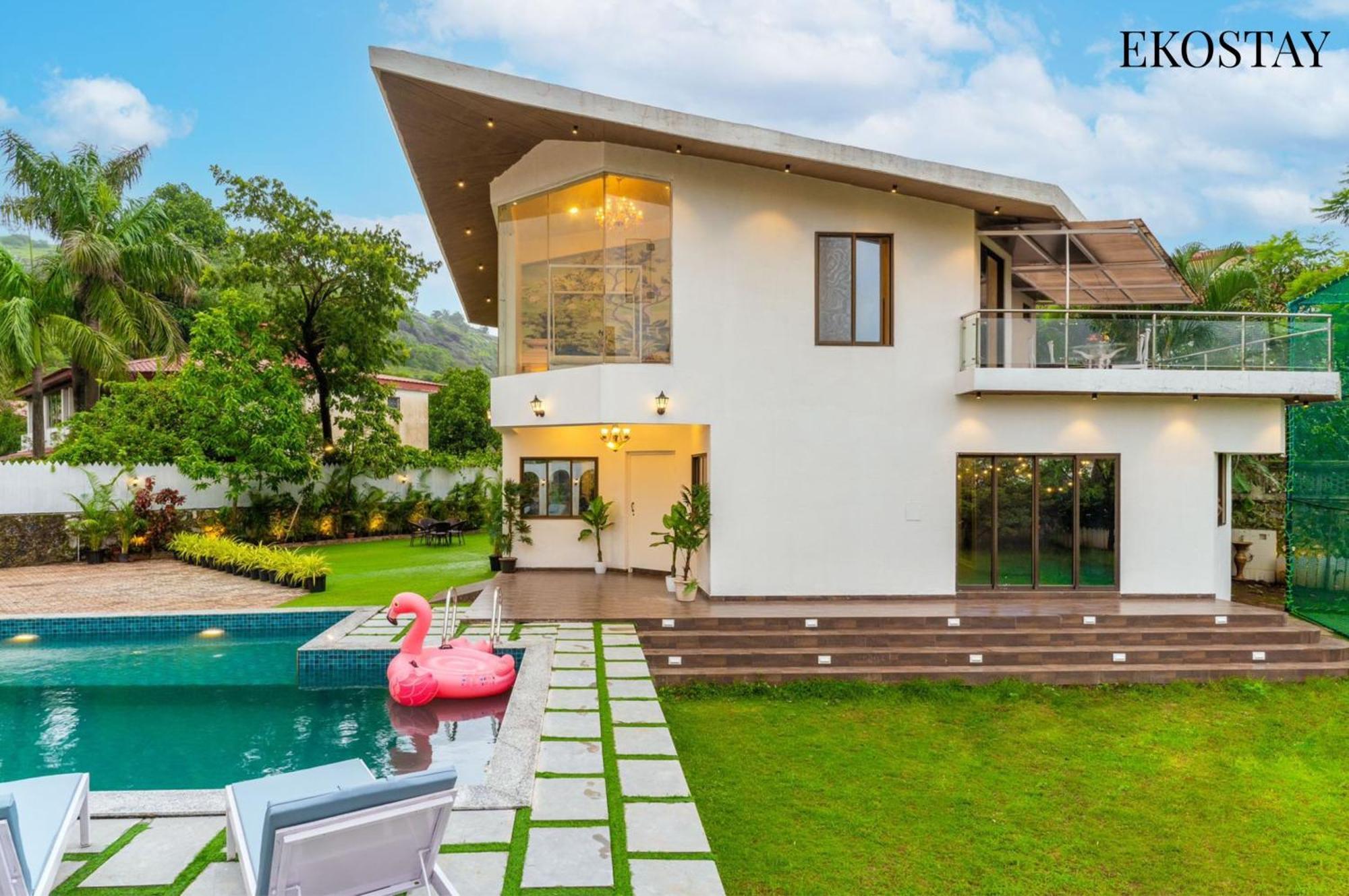 Ekostay - 8bhk La Flamingo With Private Turf