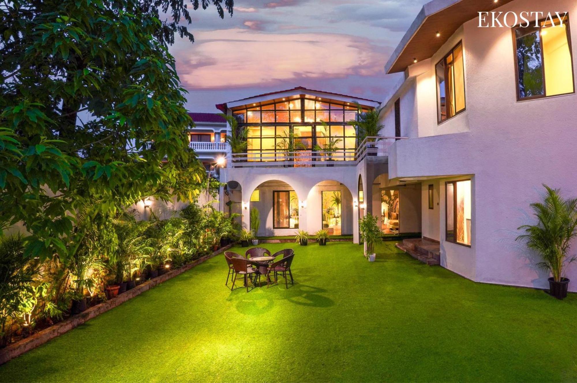 Villa Ekostay - 8bhk La Flamingo With Private Turf