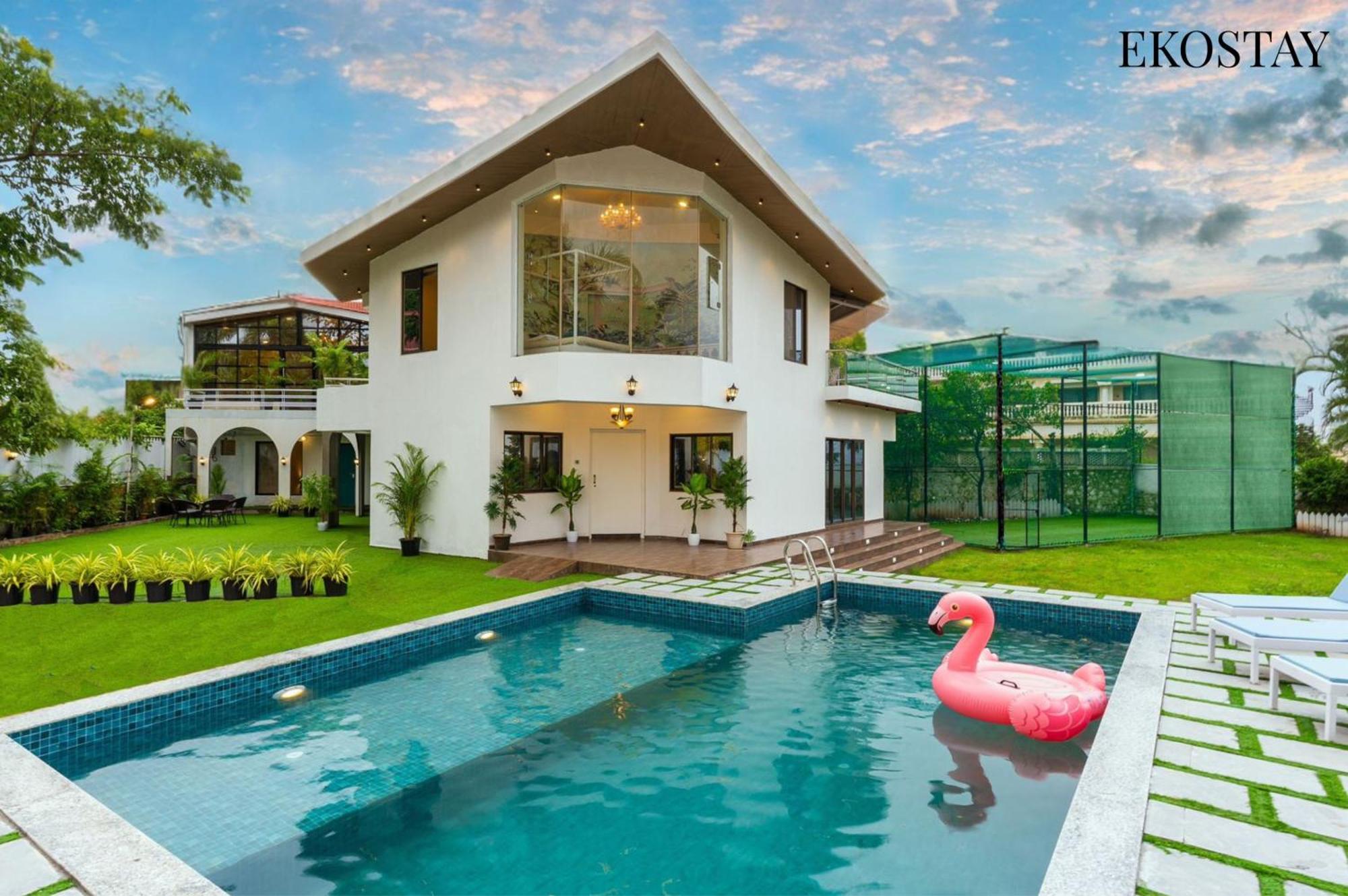 Ekostay - 8bhk La Flamingo With Private Turf Villa *