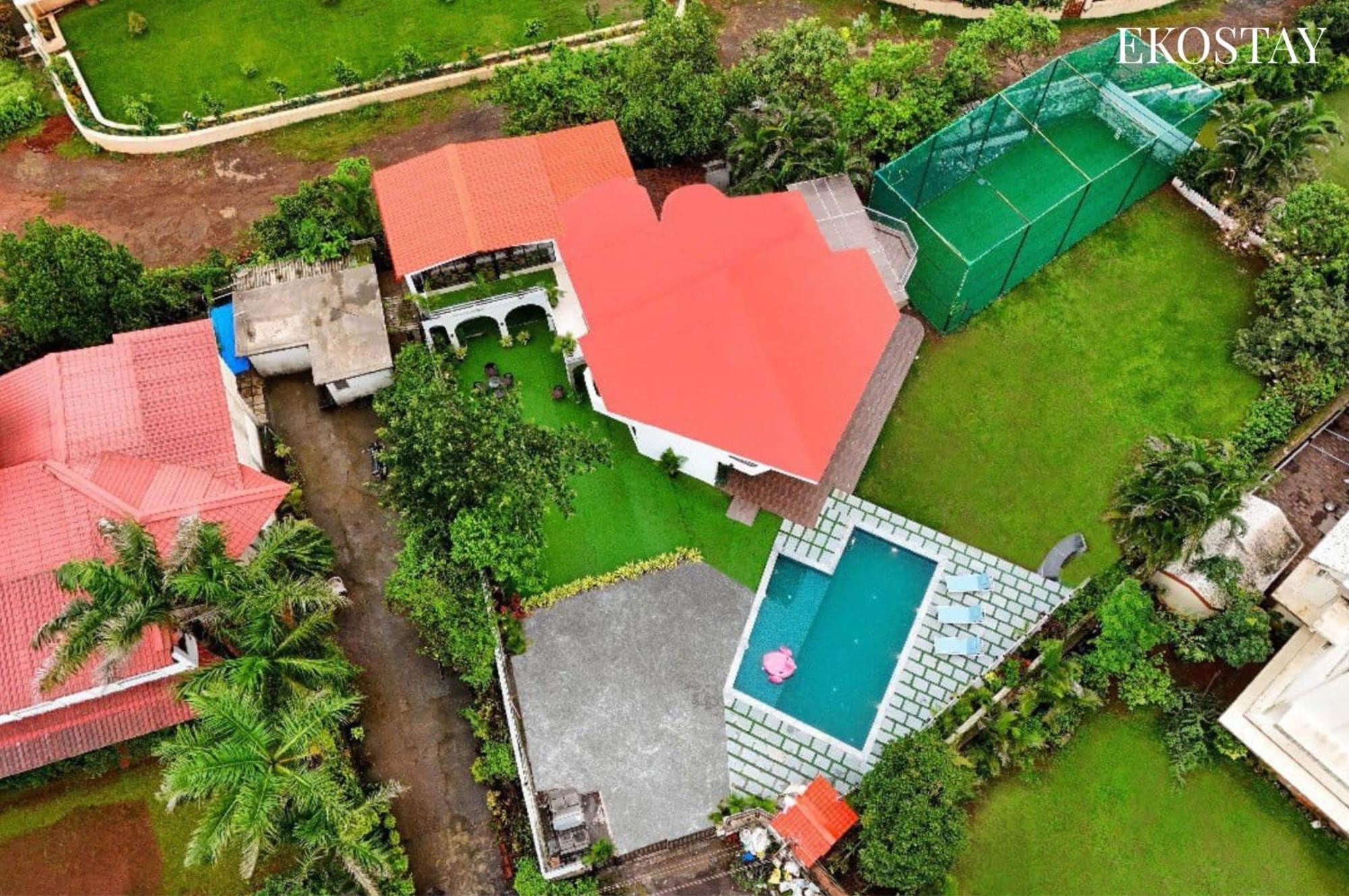 Ekostay - 8bhk La Flamingo With Private Turf Lonavala