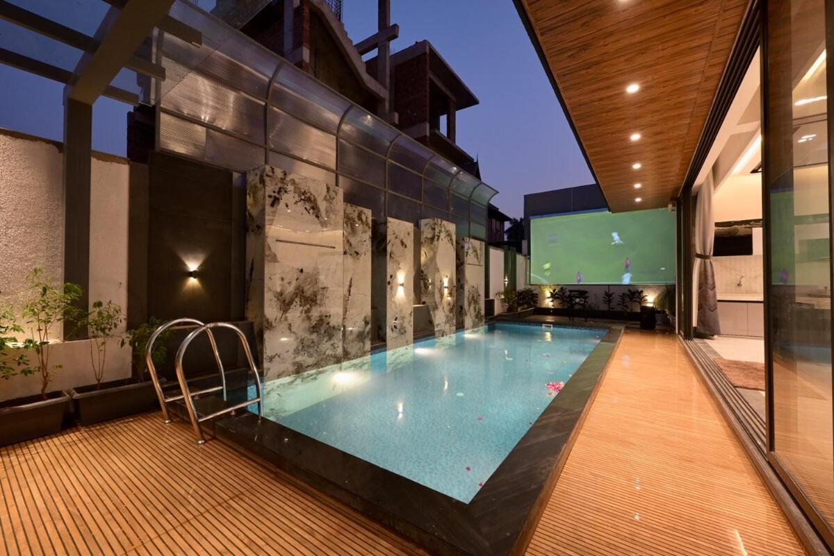 Apartment Emerald Bliss With Heated Pool & Outdoor Theatre Lonavala