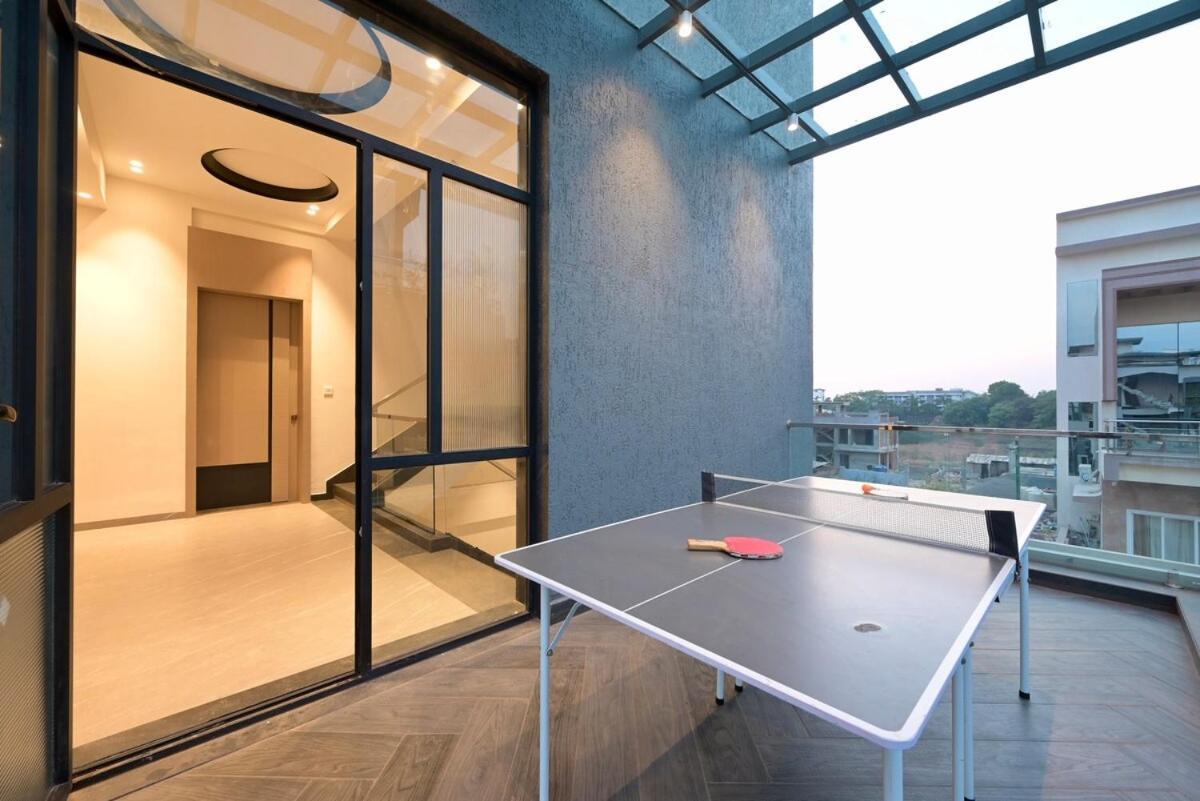 Emerald Bliss With Heated Pool & Outdoor Theatre * Lonavala