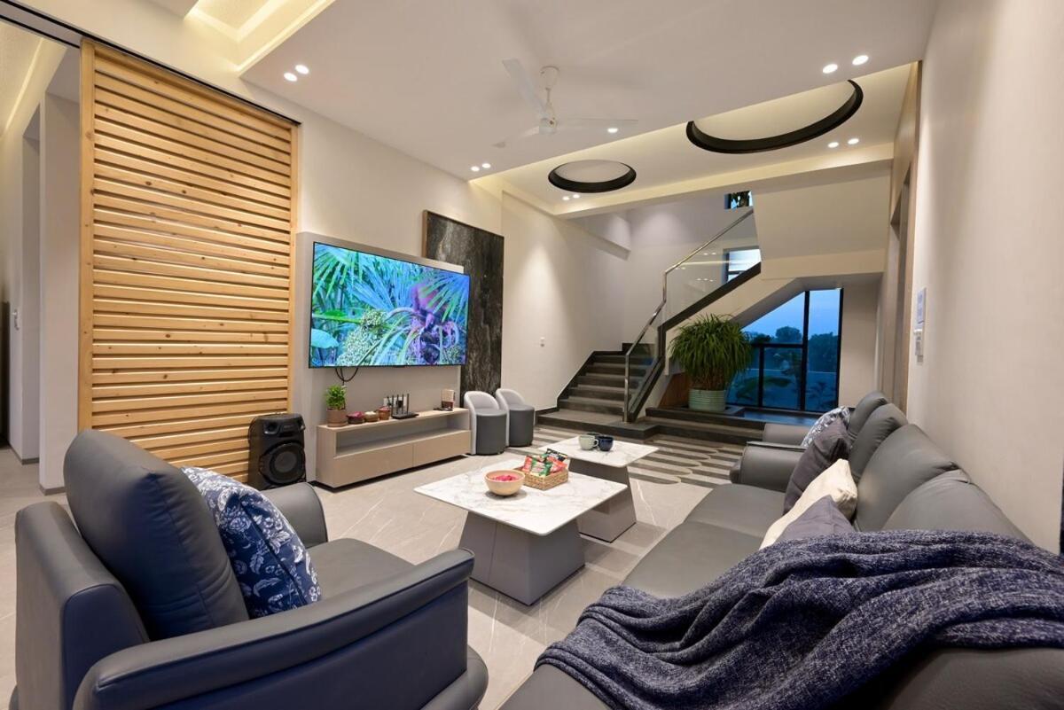 Apartment Emerald Bliss With Heated Pool & Outdoor Theatre