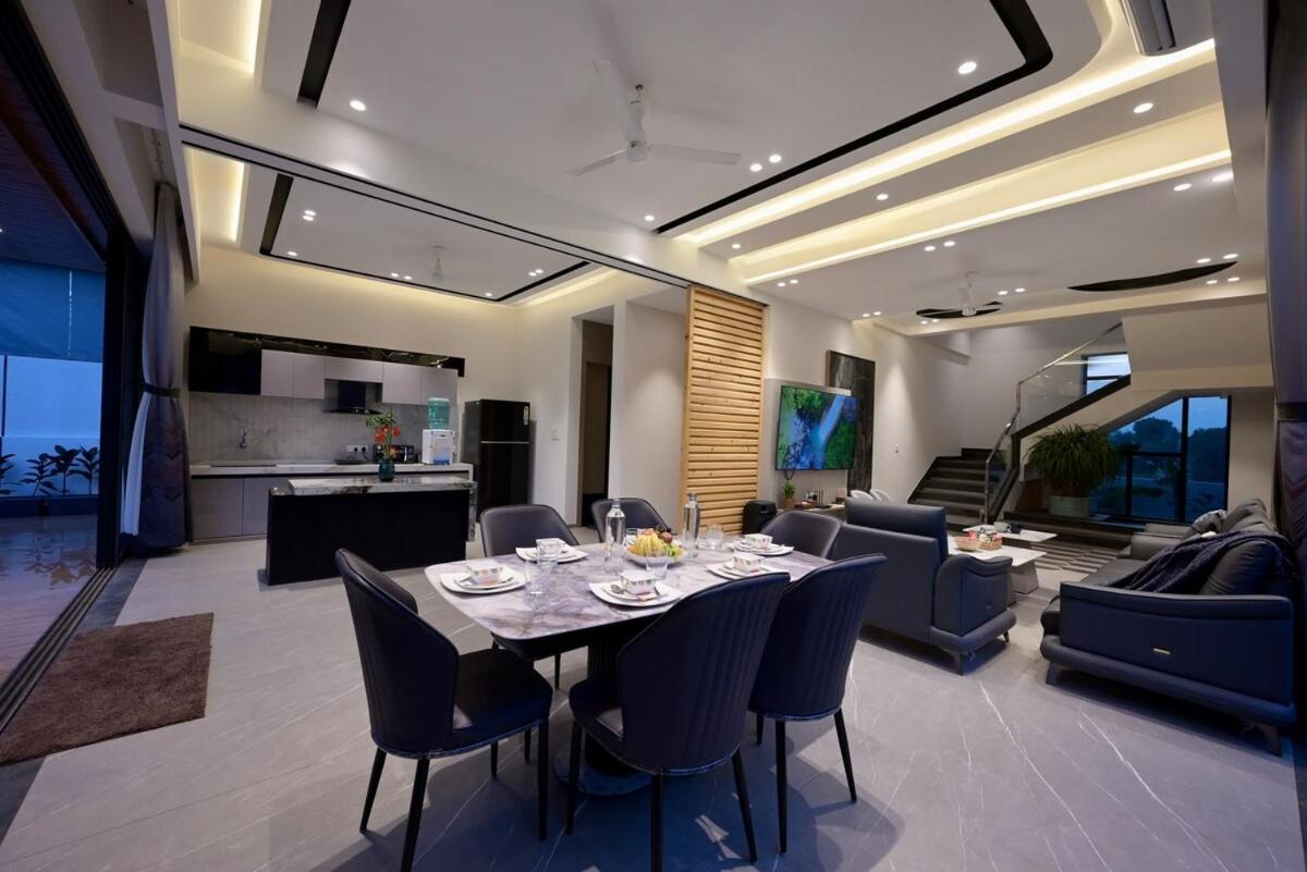 Emerald Bliss With Heated Pool & Outdoor Theatre * Lonavala