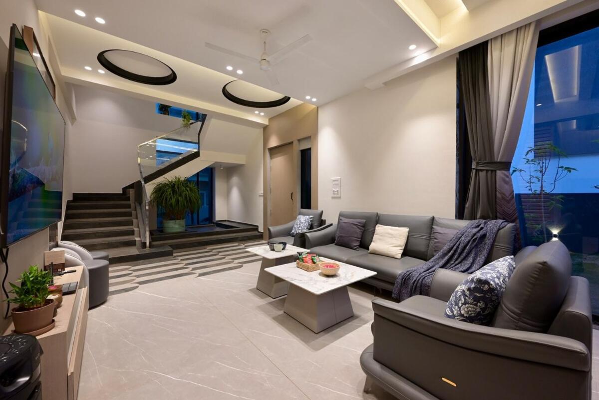 Emerald Bliss With Heated Pool & Outdoor Theatre * Lonavala