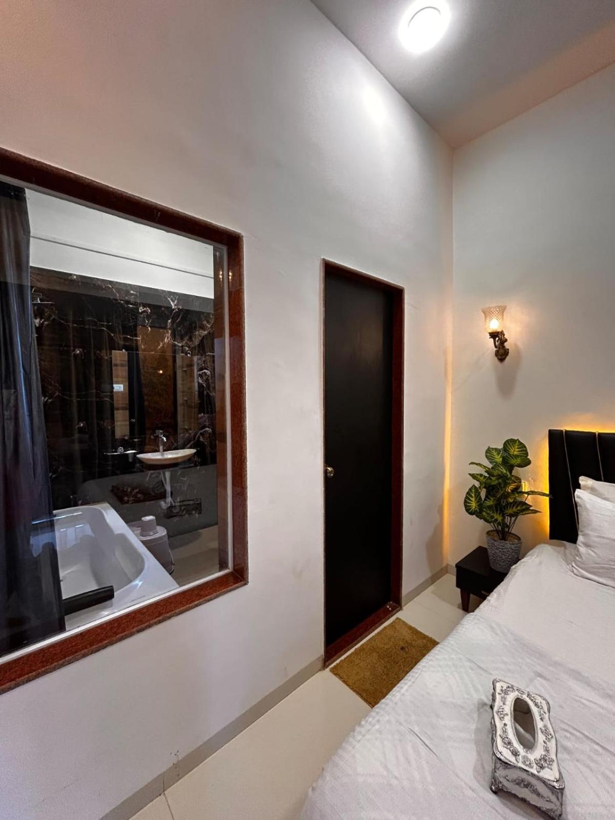 Villa Amy Villa Lonavala Luxury 5Bhk With Private Swimming Pool *