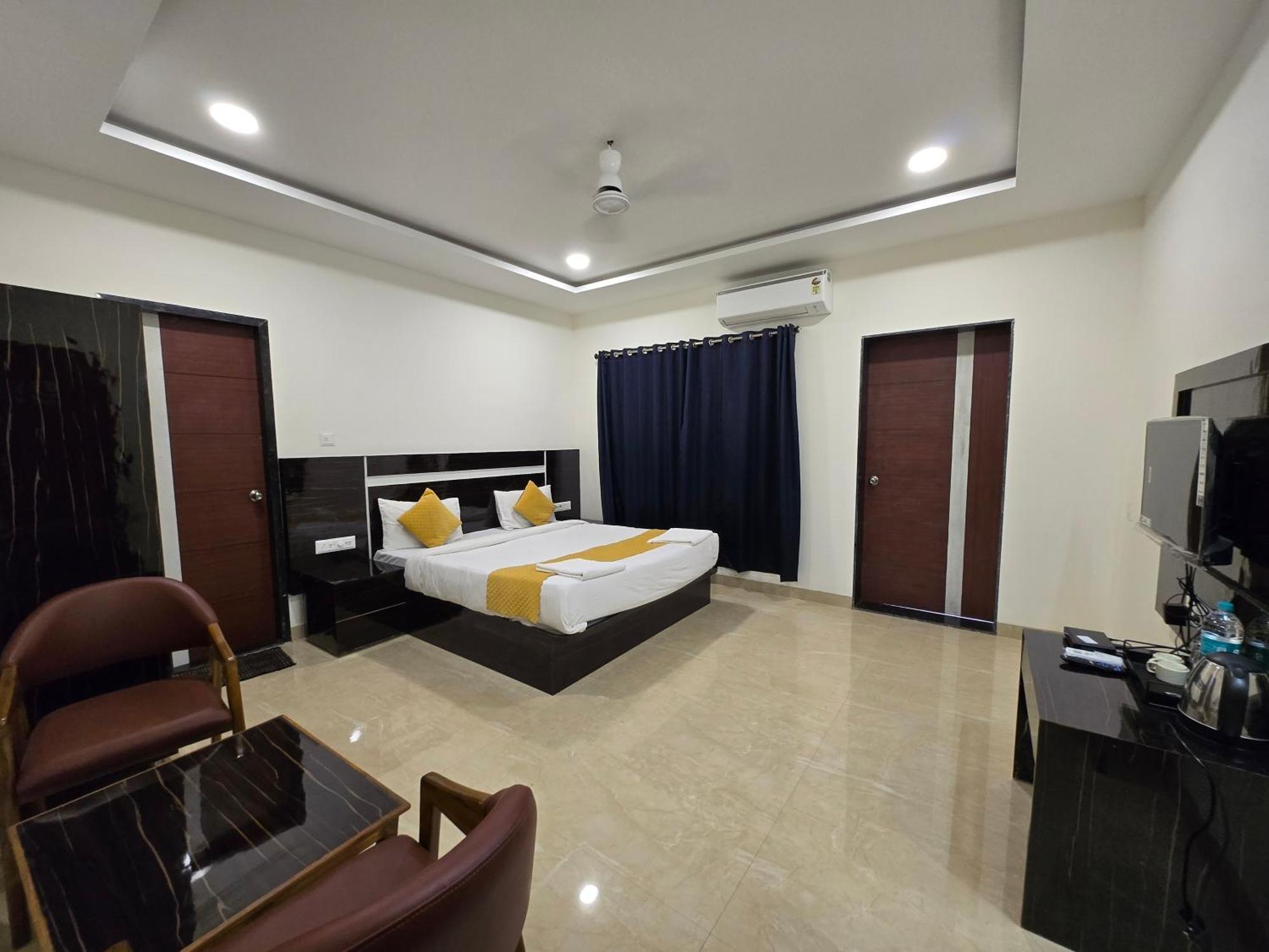 Hill Hotel 3*
