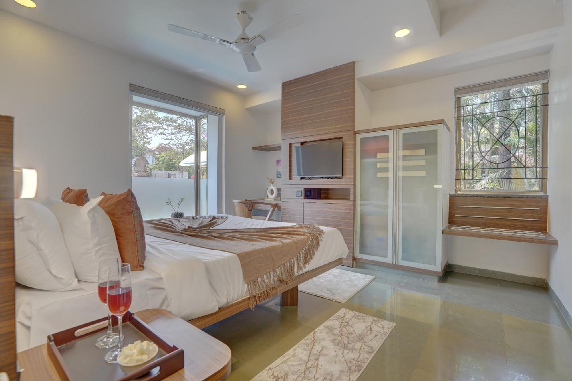 Alaya Adarsh Elegant 3-bhk With Private Pool Lonavala