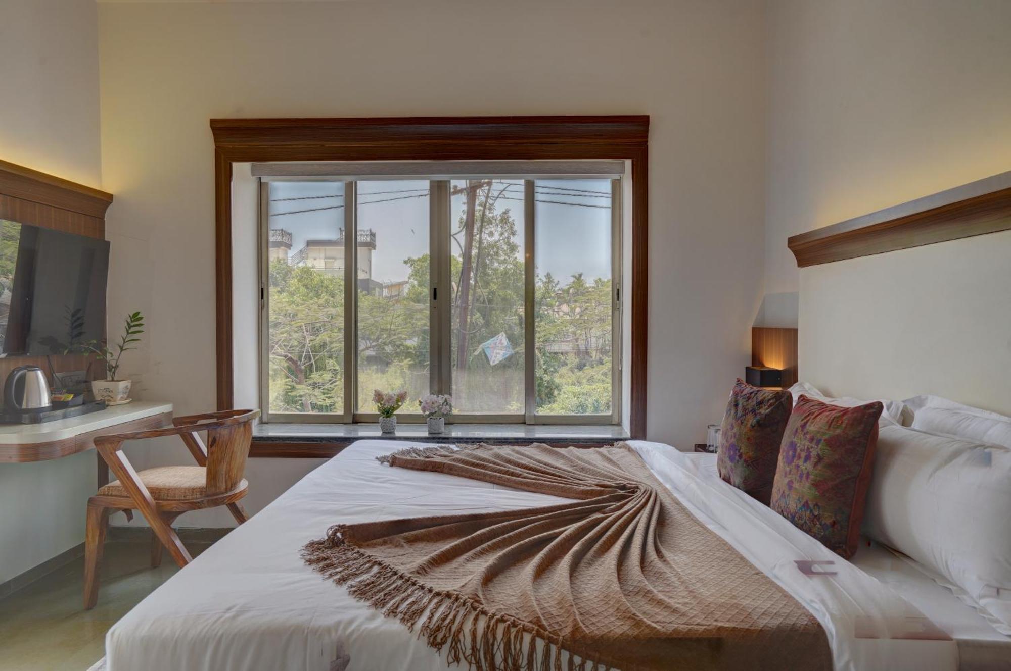 Alaya Adarsh Elegant 3-bhk With Private Pool *
