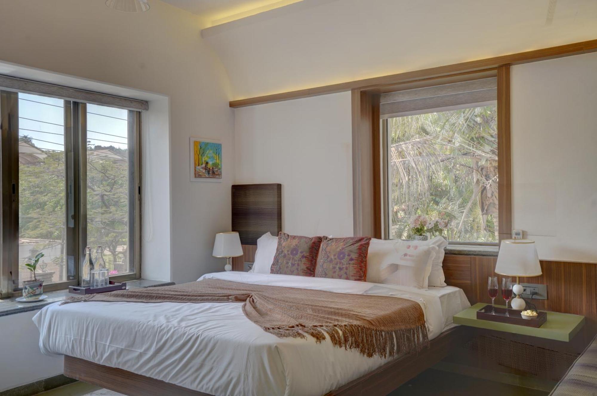 Villa Alaya Adarsh Elegant 3-bhk With Private Pool *