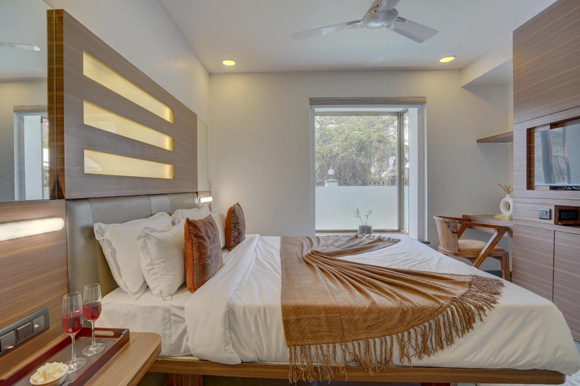 Villa Alaya Adarsh Elegant 3-bhk With Private Pool *