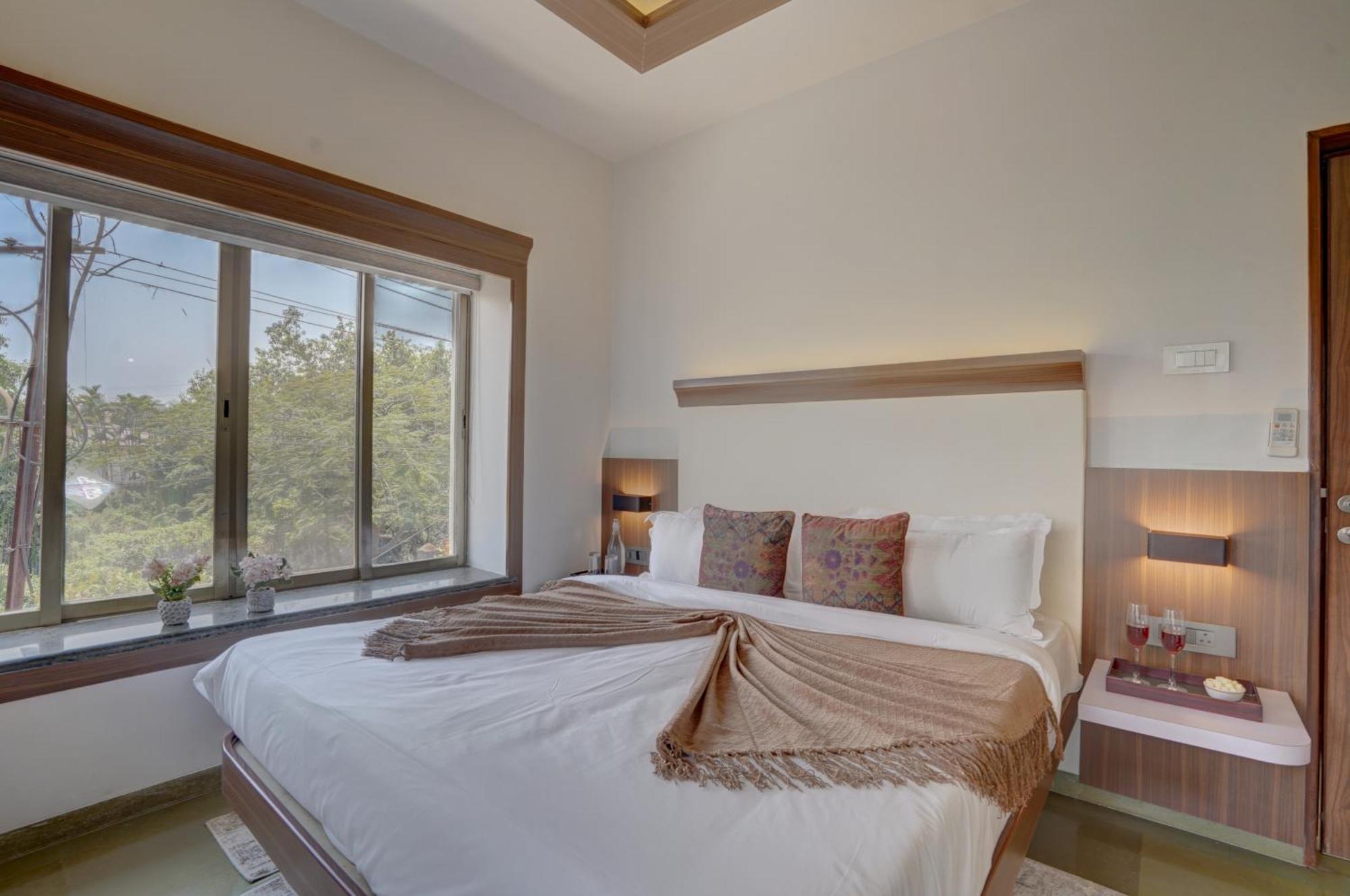 Villa Alaya Adarsh Elegant 3-bhk With Private Pool *