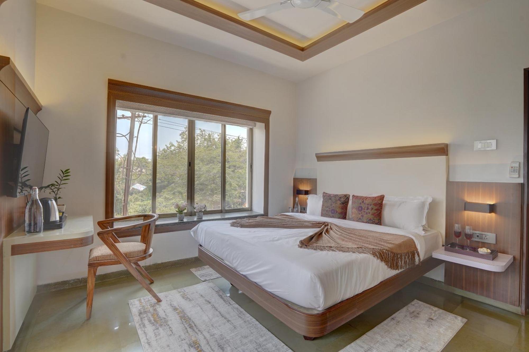 Alaya Adarsh Elegant 3-bhk With Private Pool
