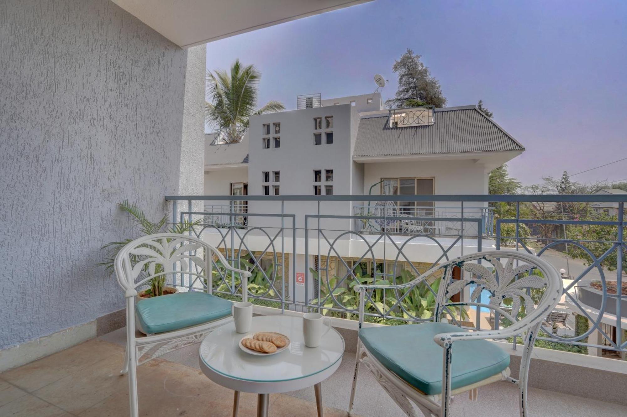 Alaya Adarsh Elegant 3-bhk With Private Pool Lonavala