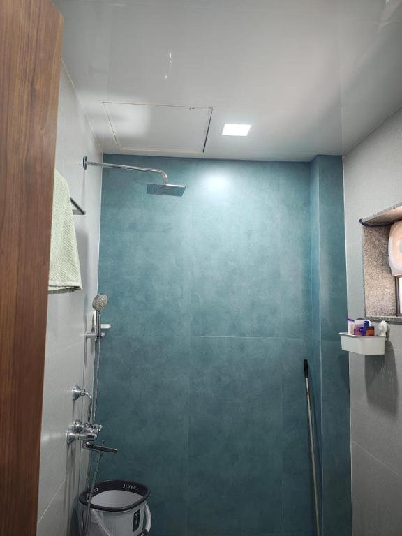 Villa Twilight Ll Grand 4bhk Lawn Ll Cook Available *