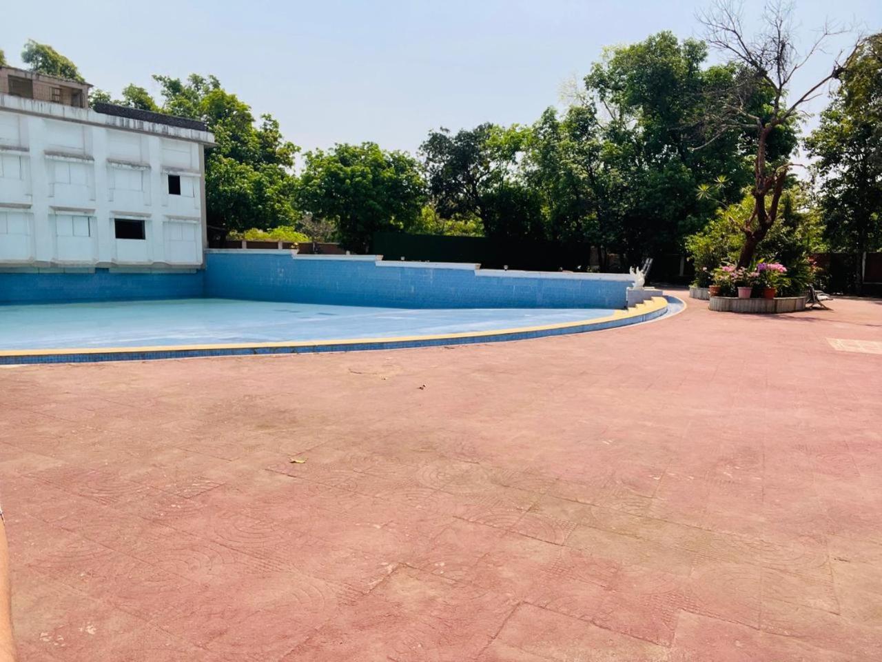 Aron & Hotel Lonavala