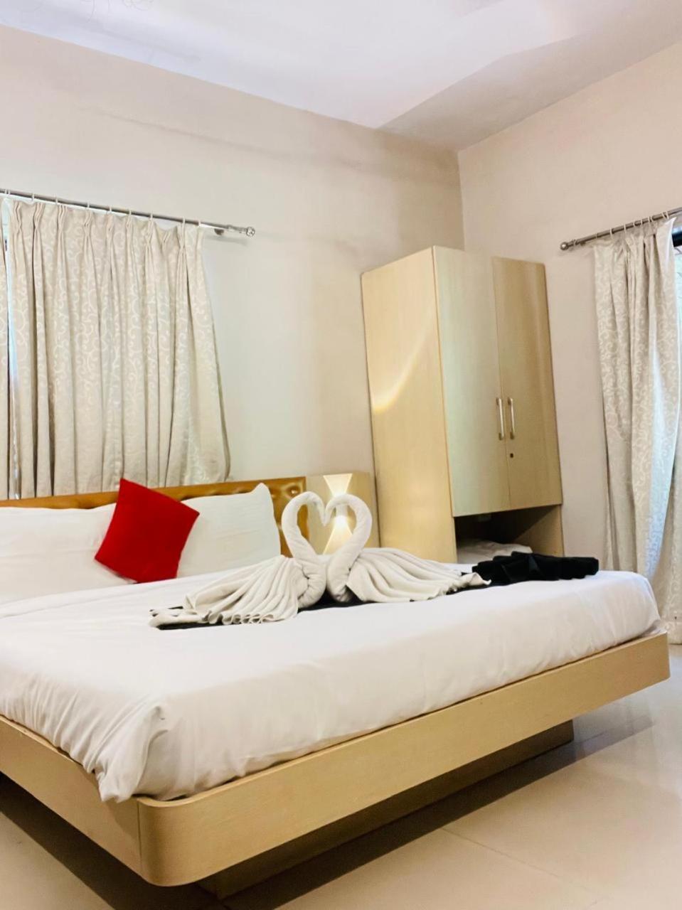 Aron & Hotel Lonavala