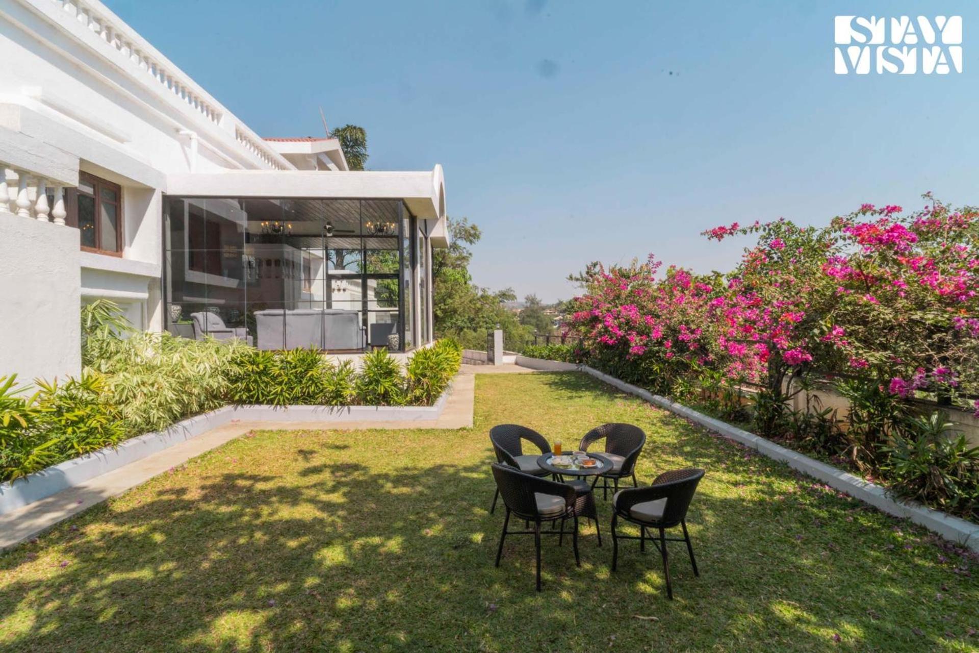 Villa Stayvista At Tesoro With Outdoor Pool, Wifi *