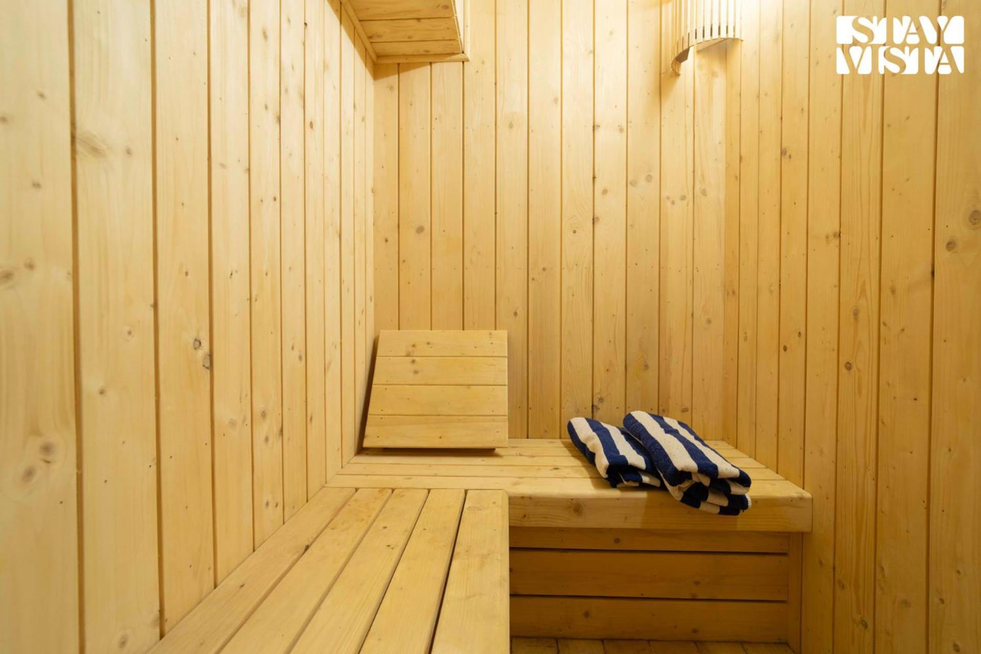 Stayvista At Tesoro With Outdoor Pool, Wifi Villa