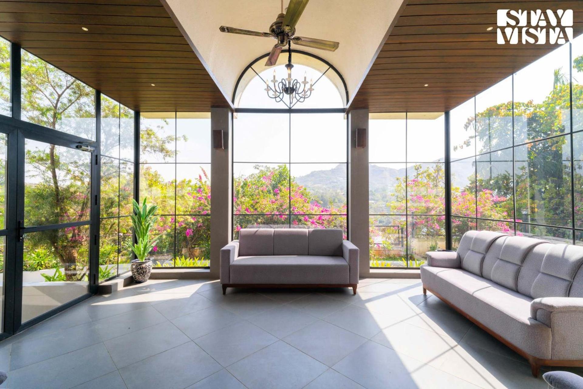 Stayvista At Tesoro With Outdoor Pool, Wifi Villa