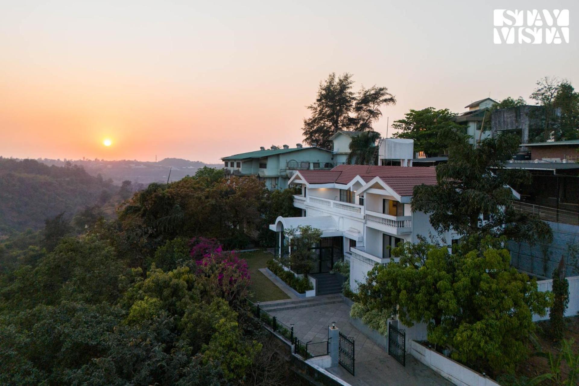 Stayvista At Tesoro With Outdoor Pool, Wifi Lonavala