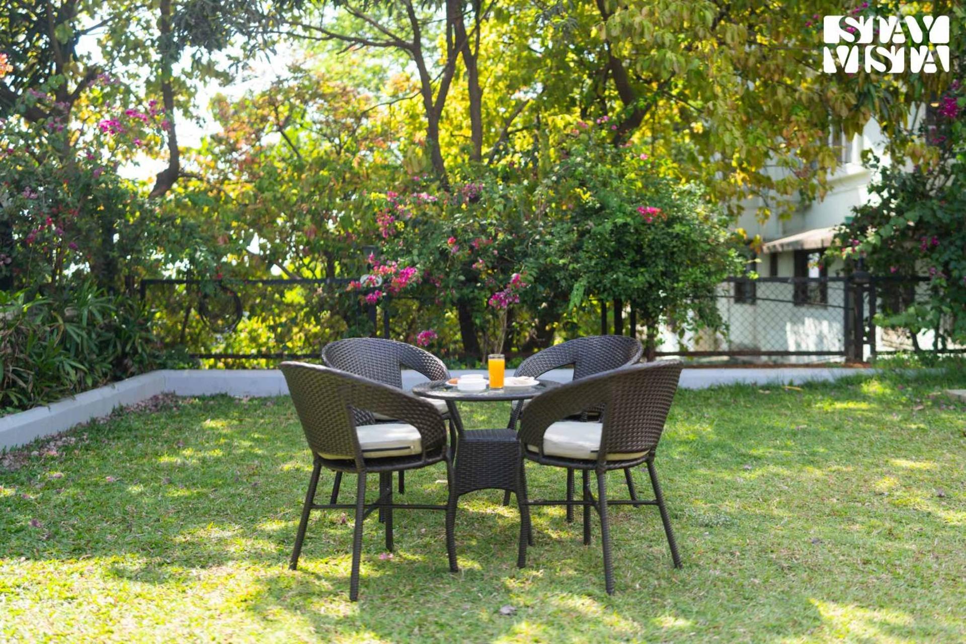 Stayvista At Tesoro With Outdoor Pool, Wifi Lonavala