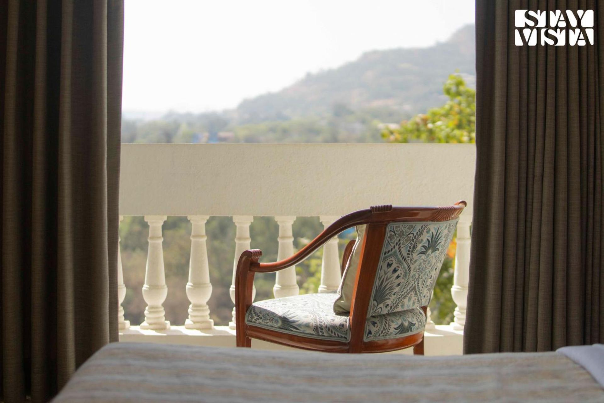 Villa Stayvista At Tesoro With Outdoor Pool, Wifi