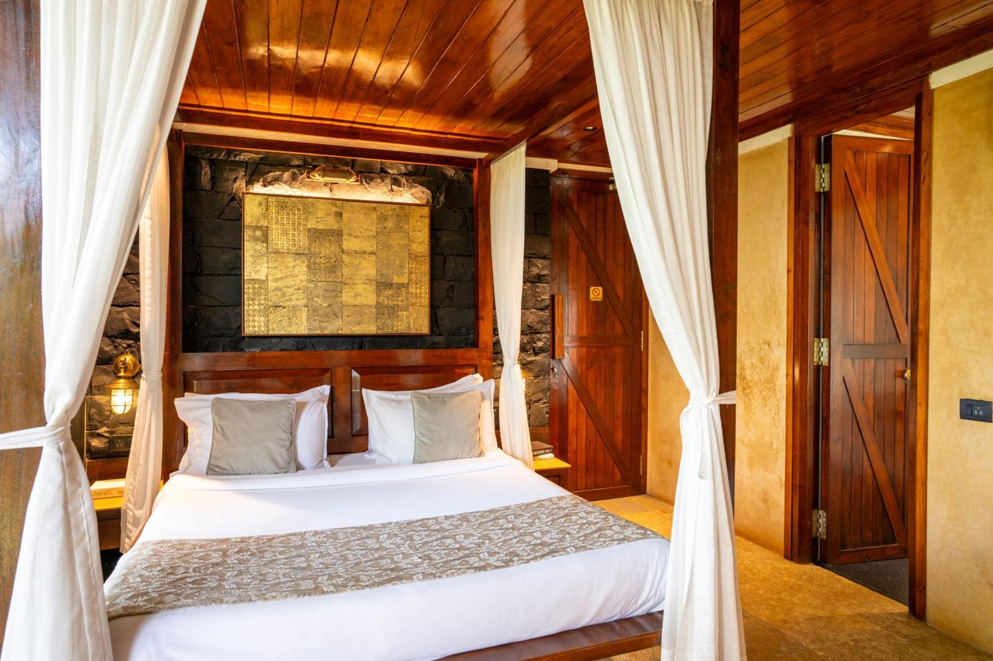 Amanzi Resort