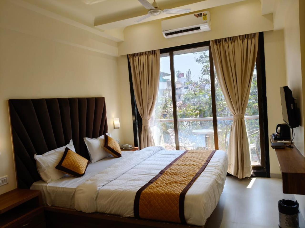 Vantage Point & 3* Lonavala