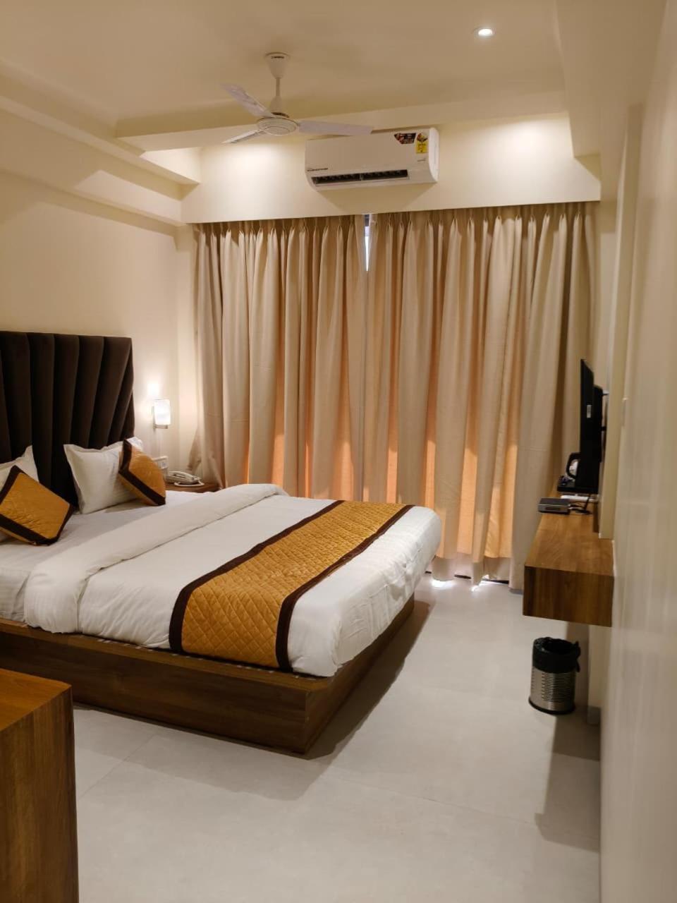 Vantage Point & 3* Lonavala