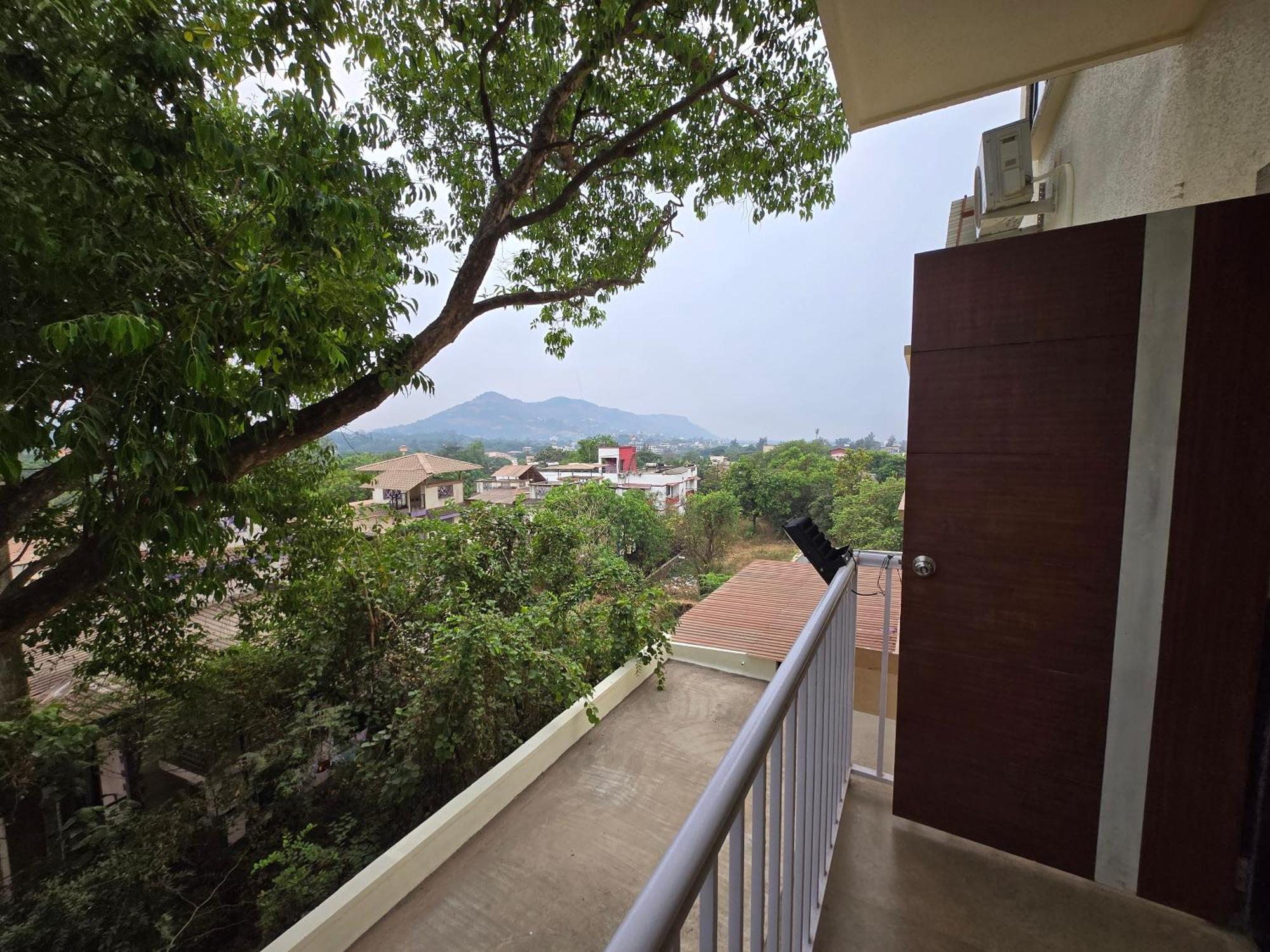 Hotel Hill View By Bil 3*