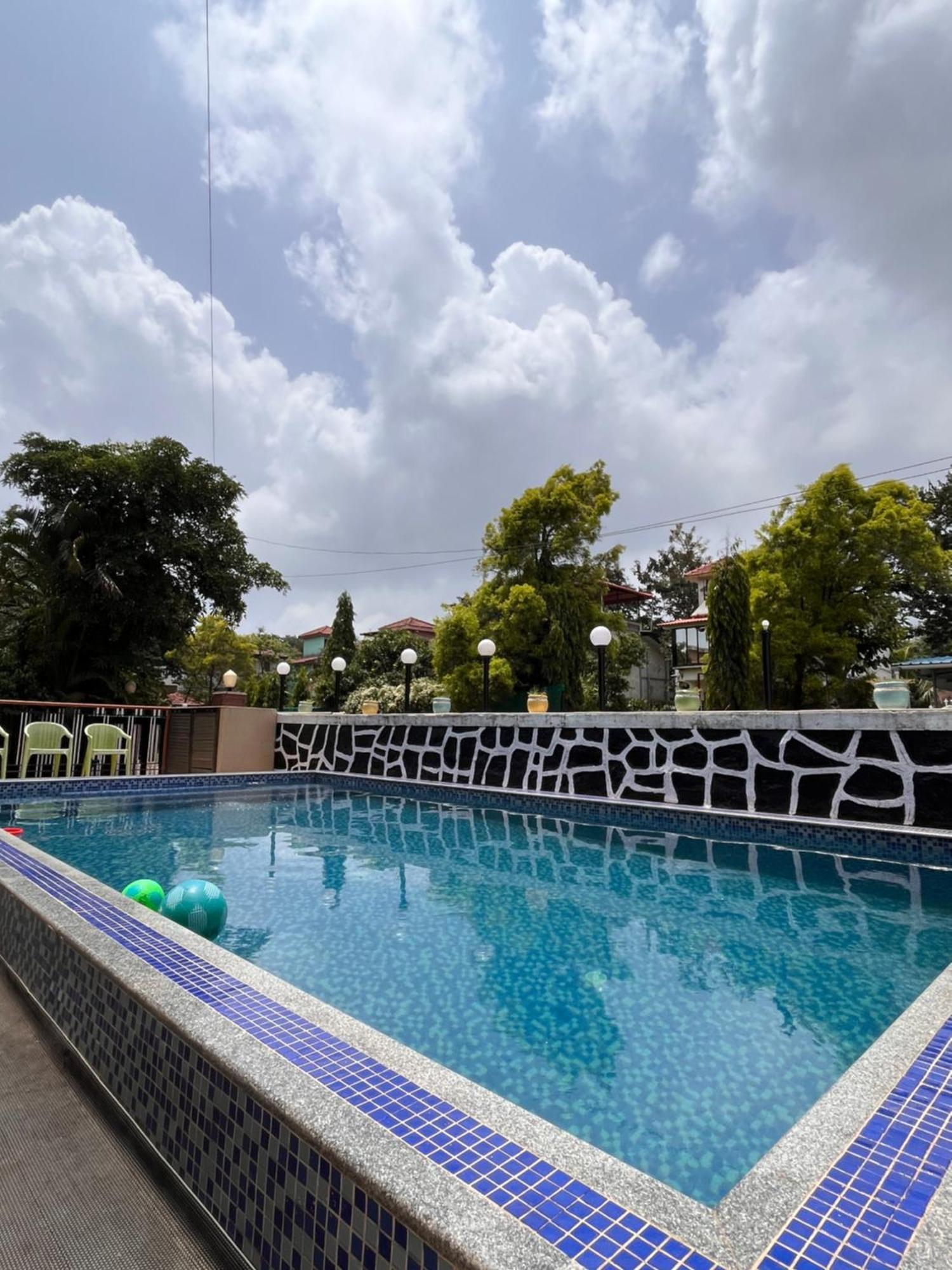 Royal 1 - 2bhk With Pvt Swimming Pool *