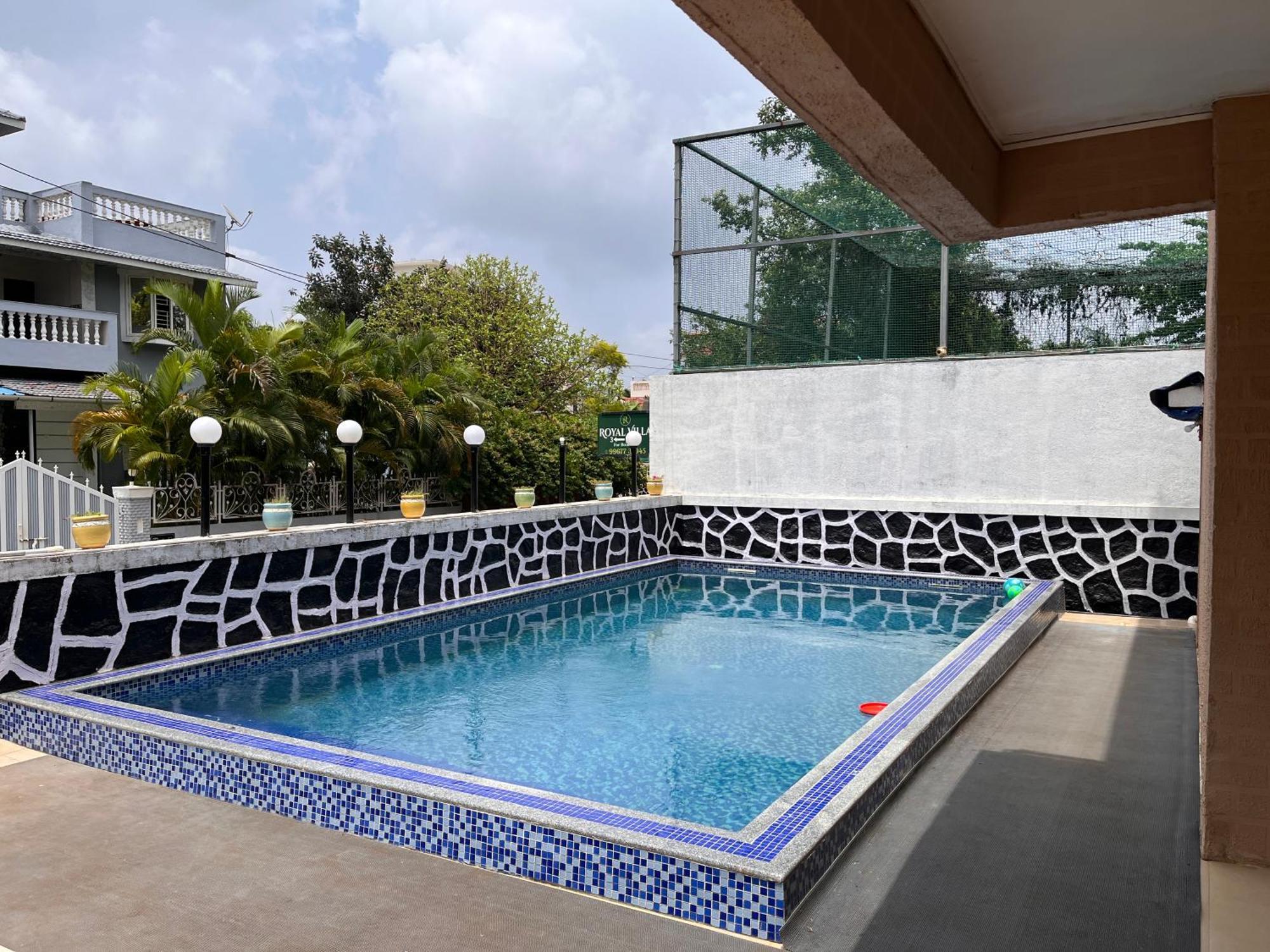 Holiday home Royal 1 - 2bhk With Pvt Swimming Pool