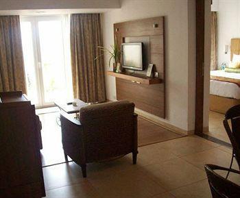 The Dukes Retreat Khandala Resort