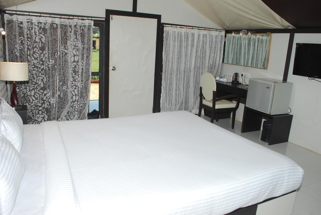 Whispering Woods Resort-lonavala 4*
