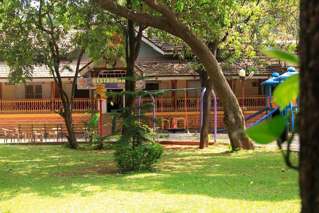 Fabhotel Royal Park Hotel 2*
