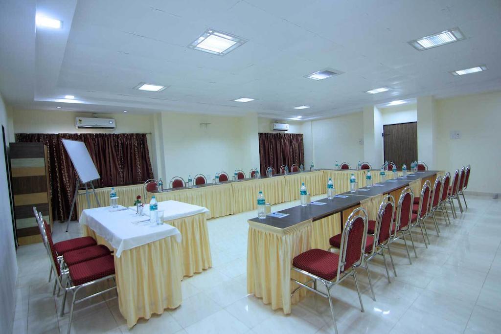 Hotel Fabhotel Royal Park Lonavala