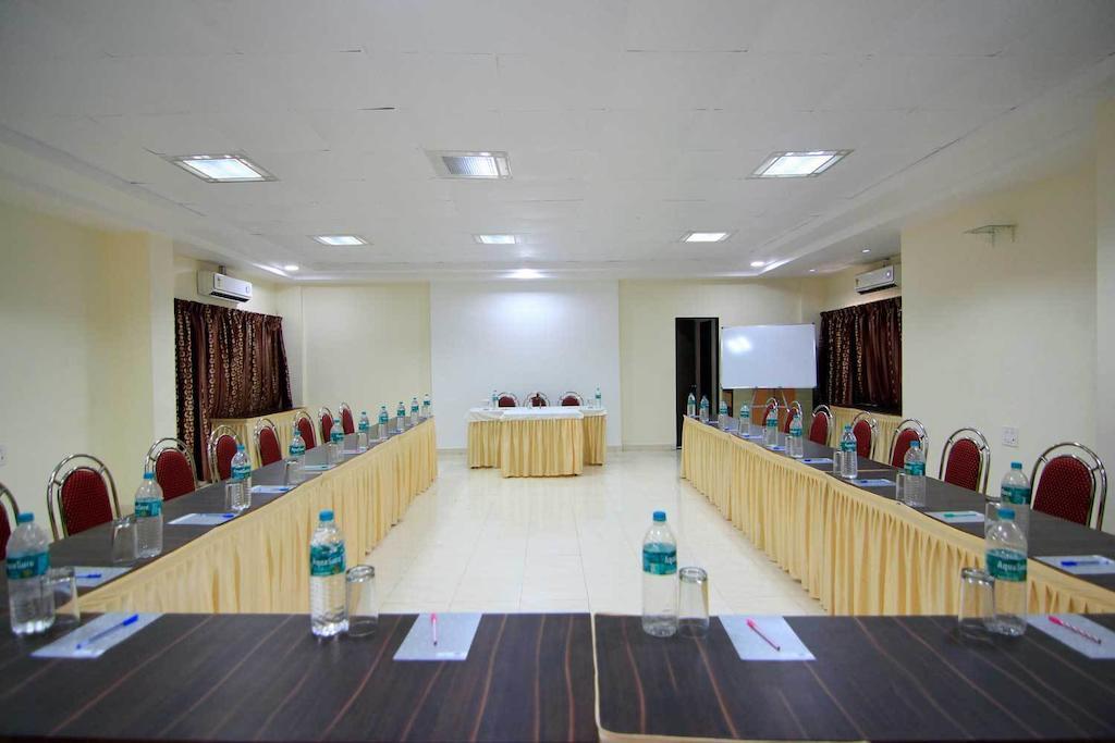 Hotel Fabhotel Royal Park 2*