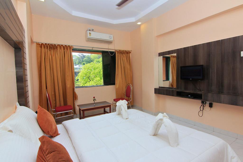 Fabhotel Royal Park 2* Lonavala