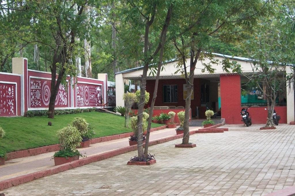 7 Apple 3* Lonavala