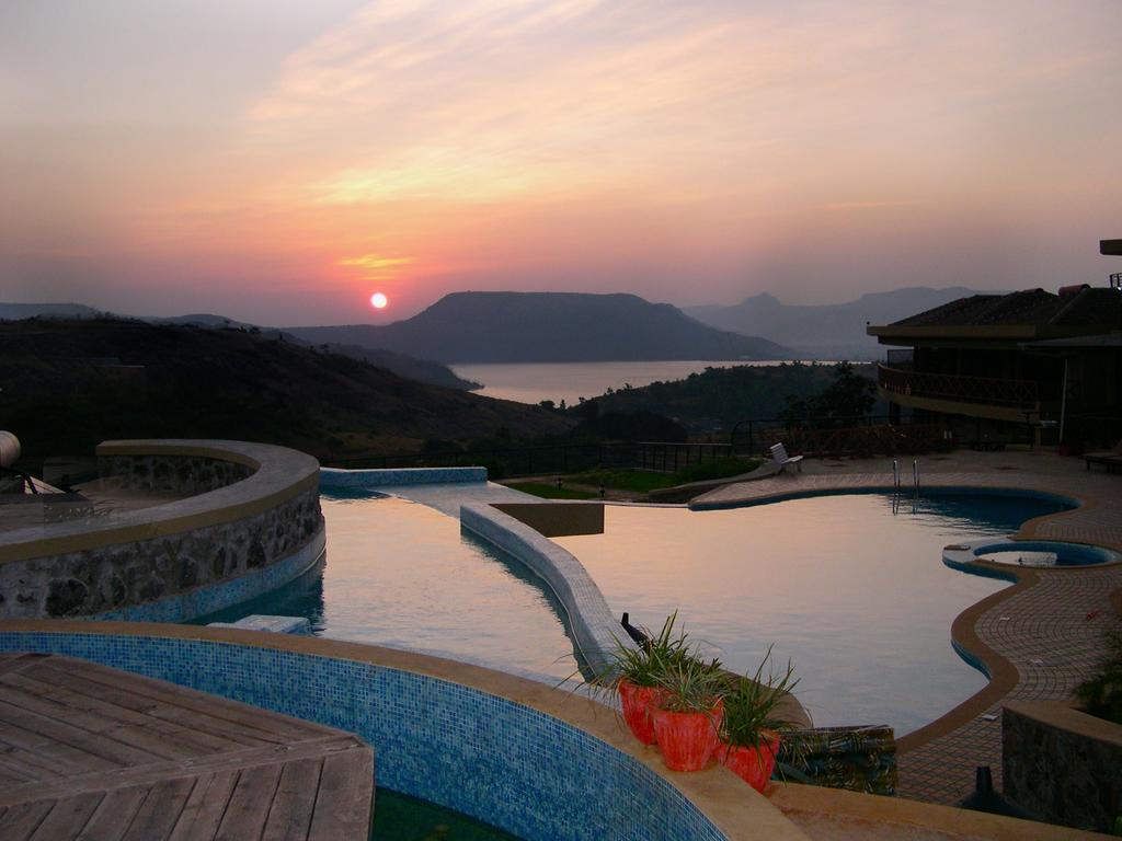 Upper Deck - And Relax At The Highest Peak Resort 4*