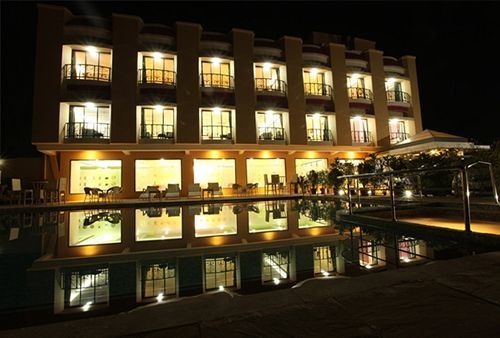 Aristro Hotel